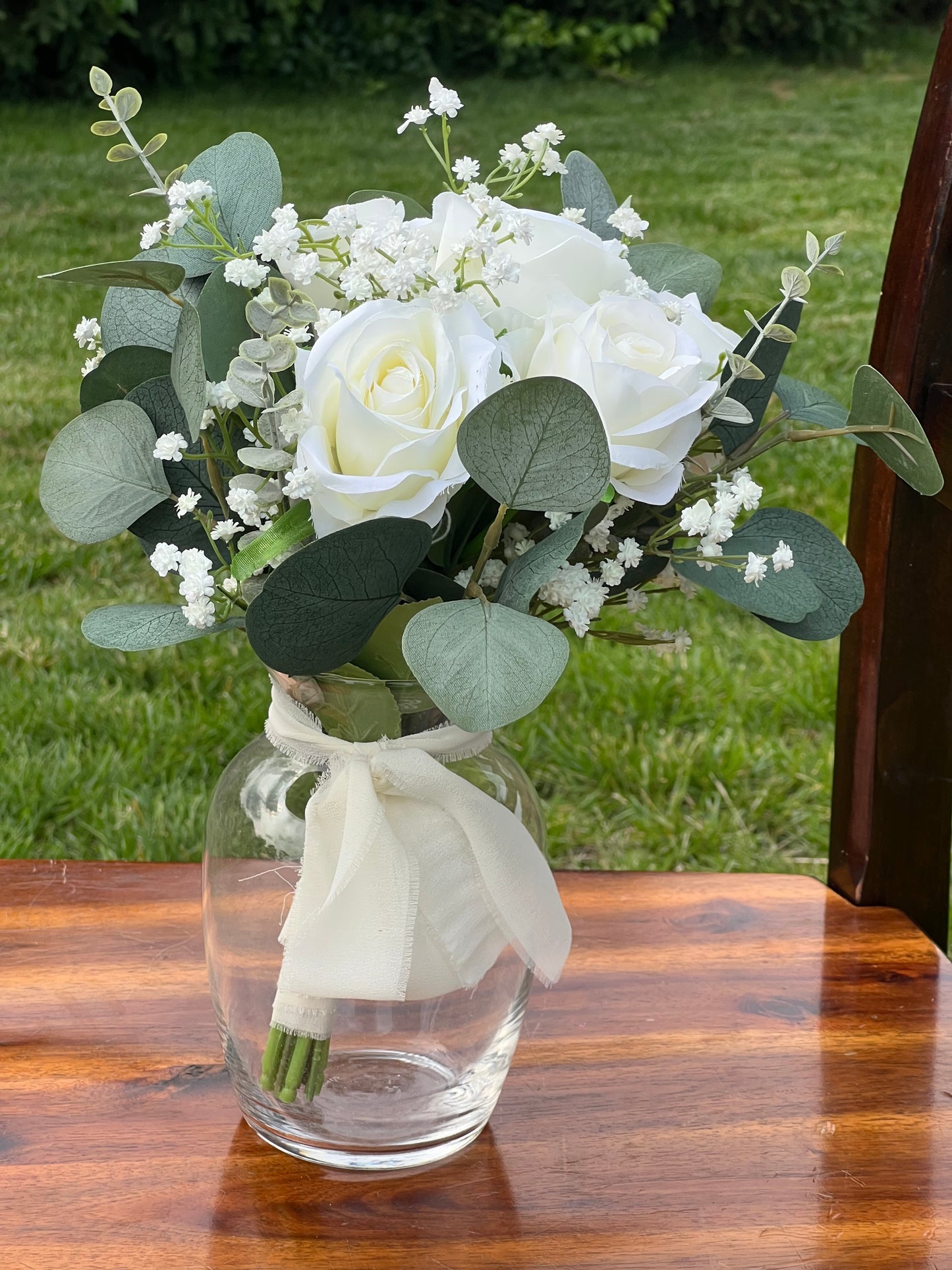 11 inch White Rose Bouquet