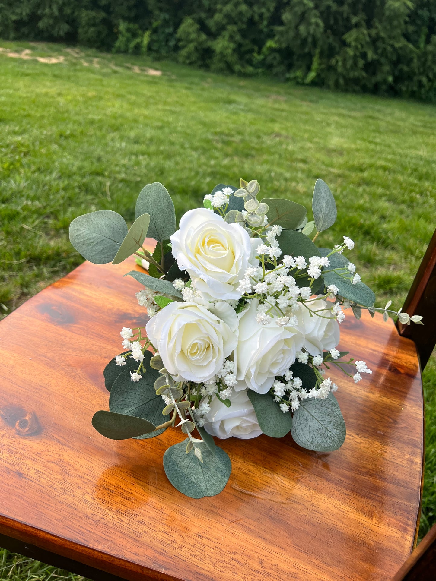 11 inch White Rose Bouquet