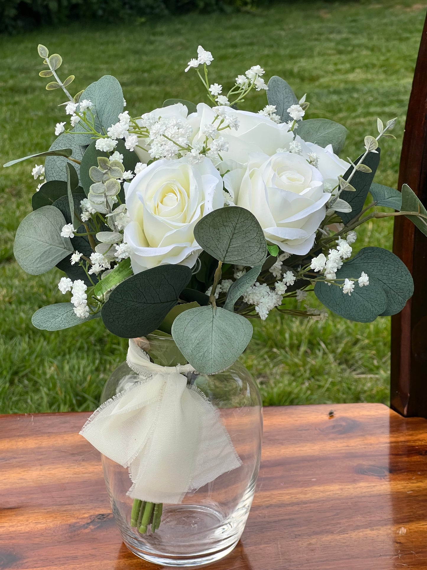11 inch White Rose Bouquet